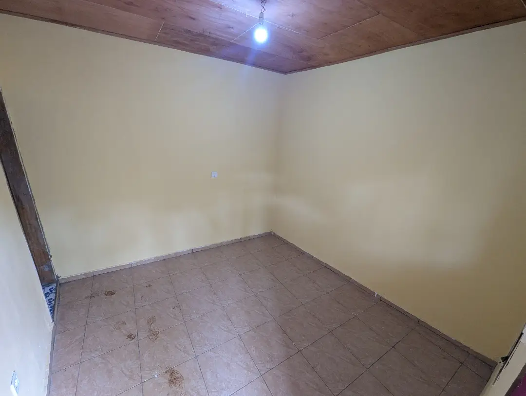 Chambre moderne à louer à Bafoussam A Proximite Du Lycee Technique Canada - Image 3