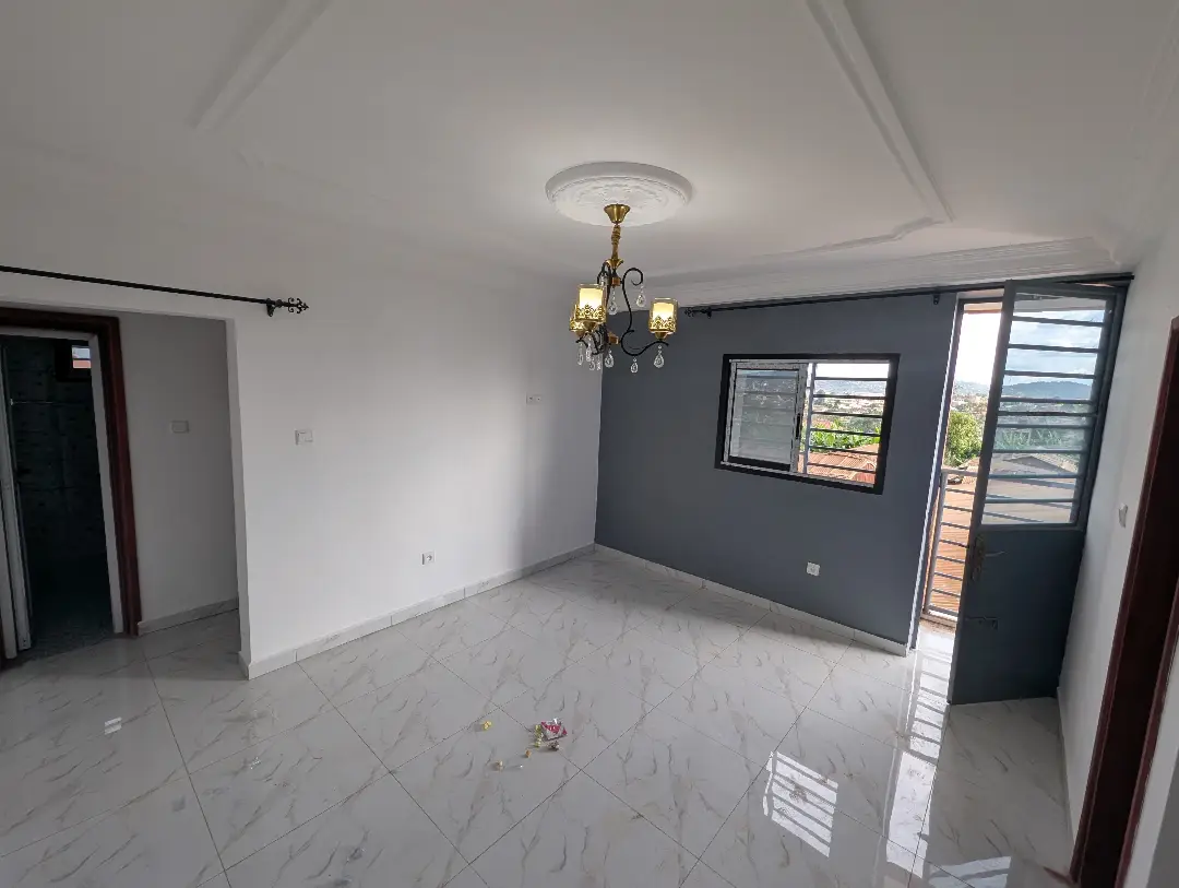 Studio moderne à louer à Bafoussam Mairie Rural - Image 3