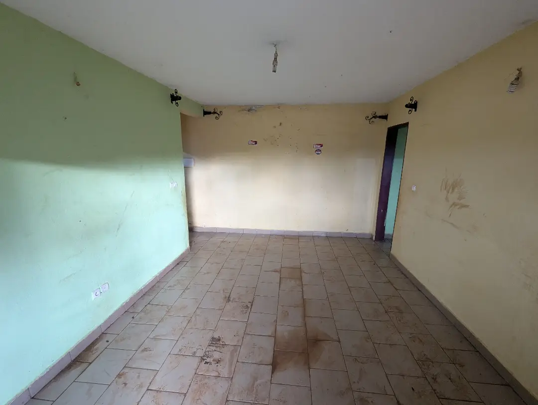 Appartement moderne à louer à Bafoussam Ta'a Mbah - Image 3