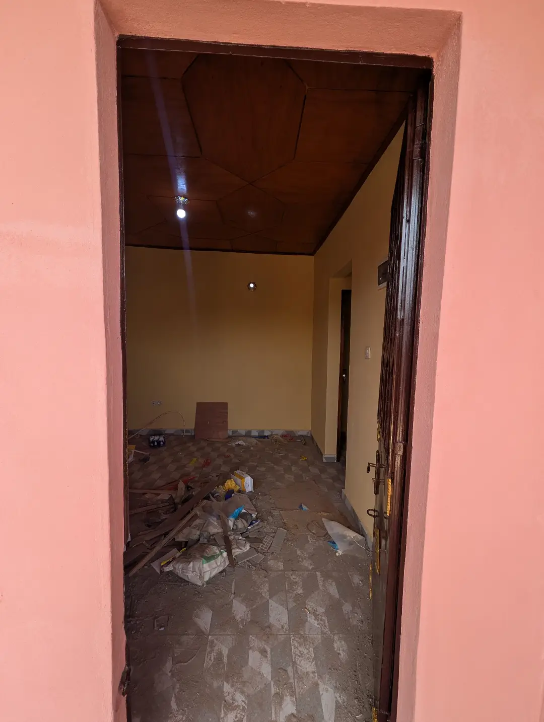 Studio moderne à louer à Bafoussam 2eme Carrefour Eveche - Image 3