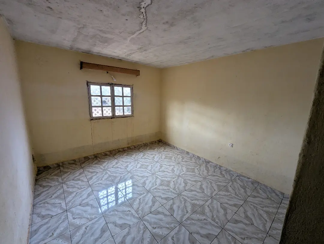 Chambre moderne à louer à Bafoussam Ngouache I - Image 3