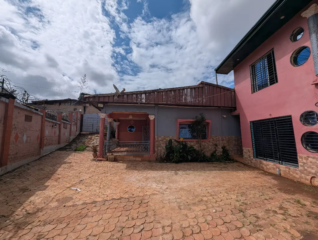 Appartement moderne à louer à Bafoussam Explosif - Image 3