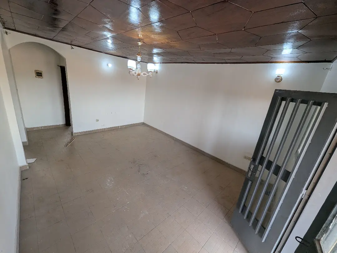 Appartement moderne à louer à Bafoussam Palace - Image 3