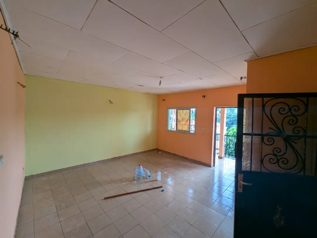 Appartement moderne à louer à Bafoussam Camoco Cami Toyota - Image 3