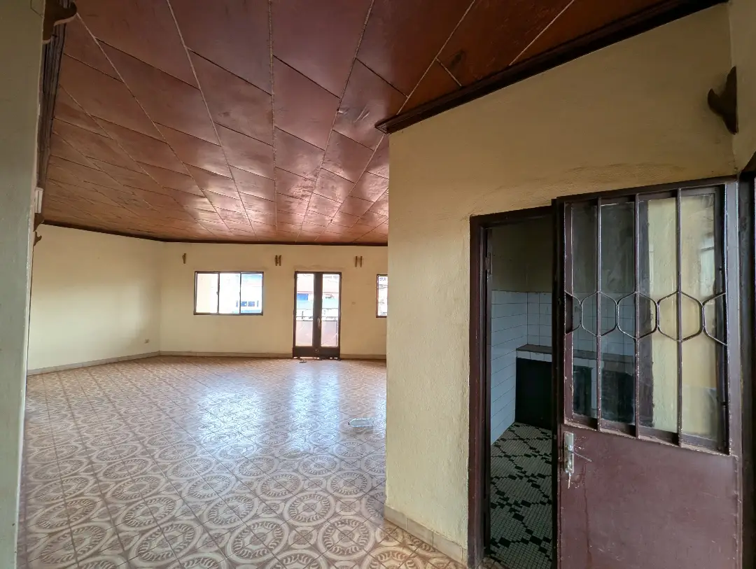 Appartement moderne à louer à Bafoussam Total D'en Bas - Image 3