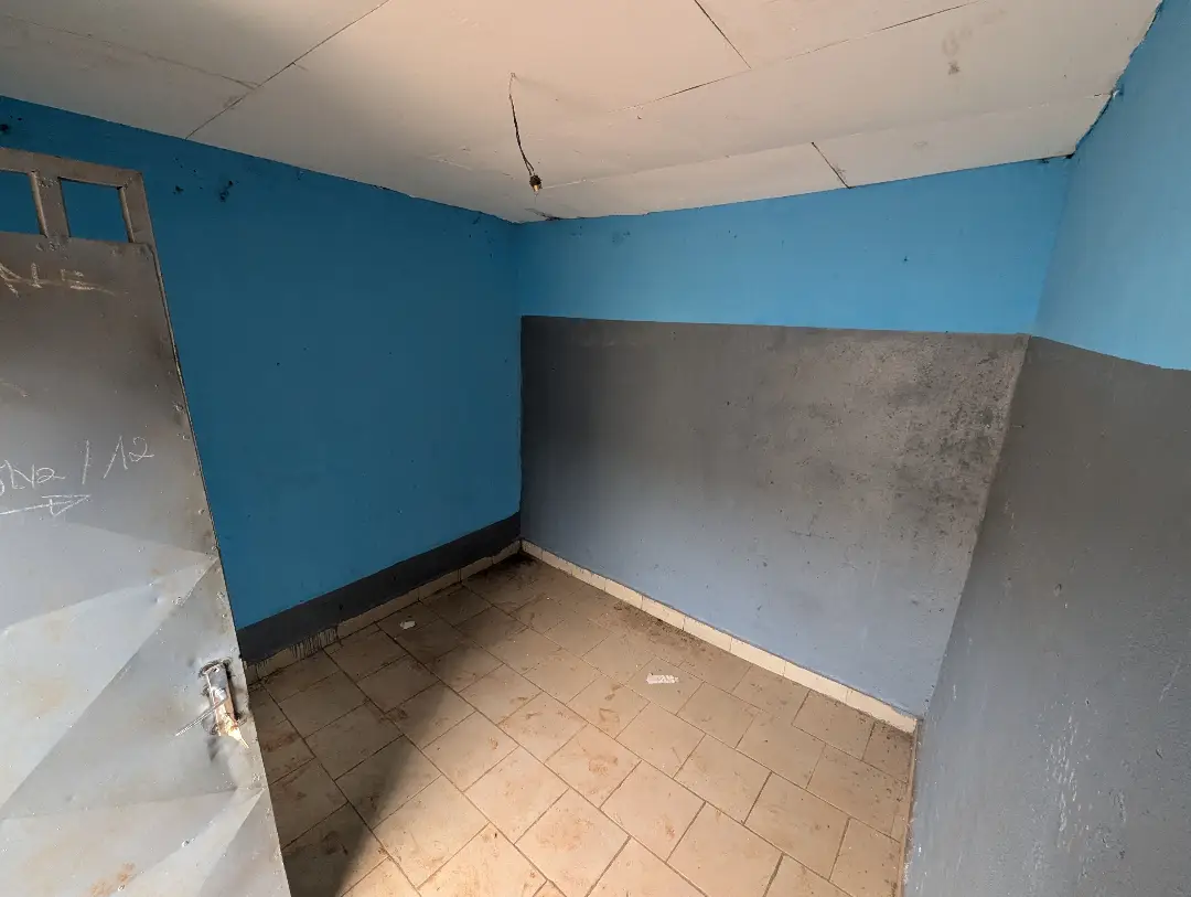 Chambre moderne à louer à Bafoussam Fin Goudron Tpo - Image 3