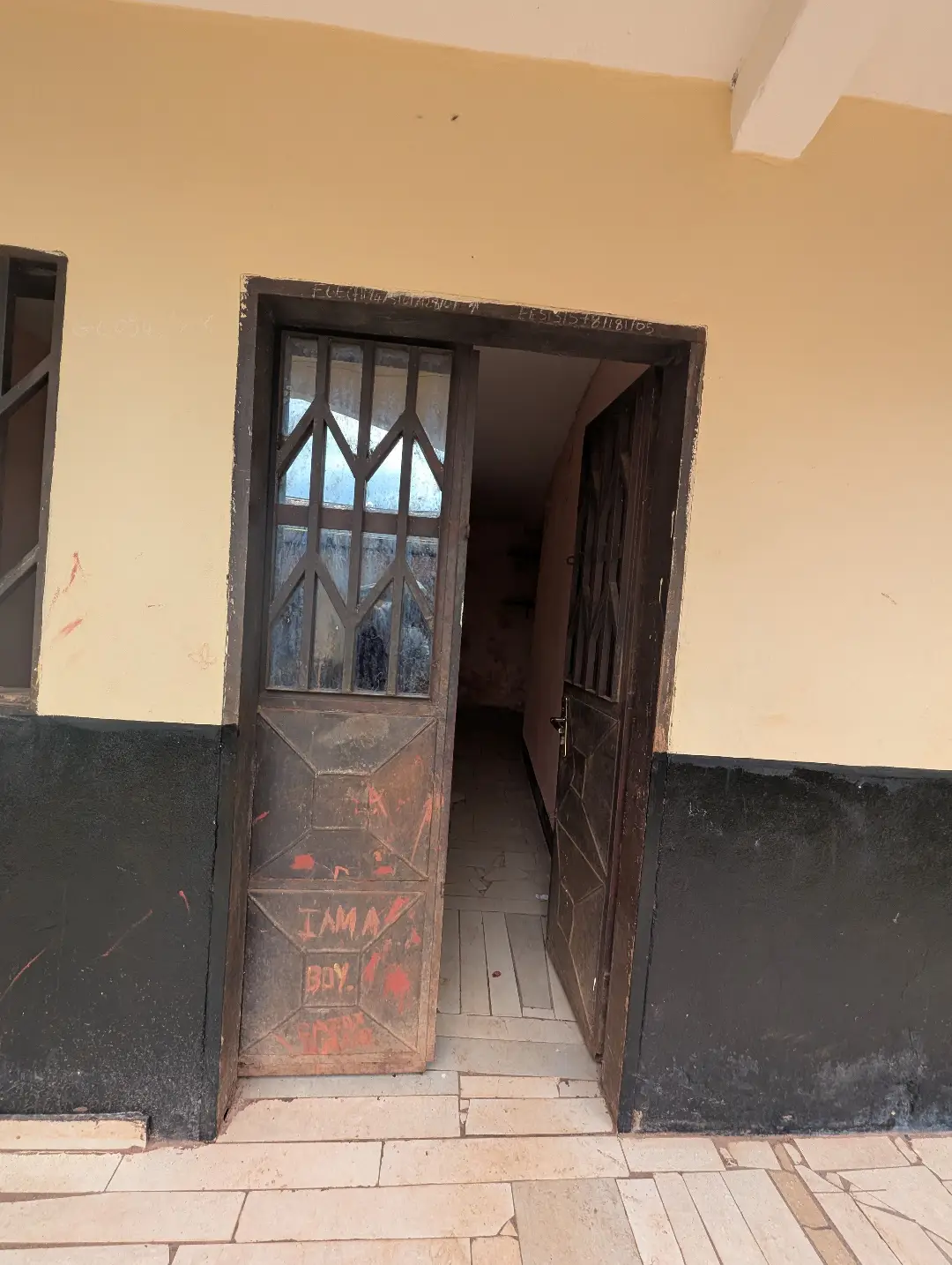 Studio moderne à louer à Bafoussam Carrefour Le Maire - Image 3