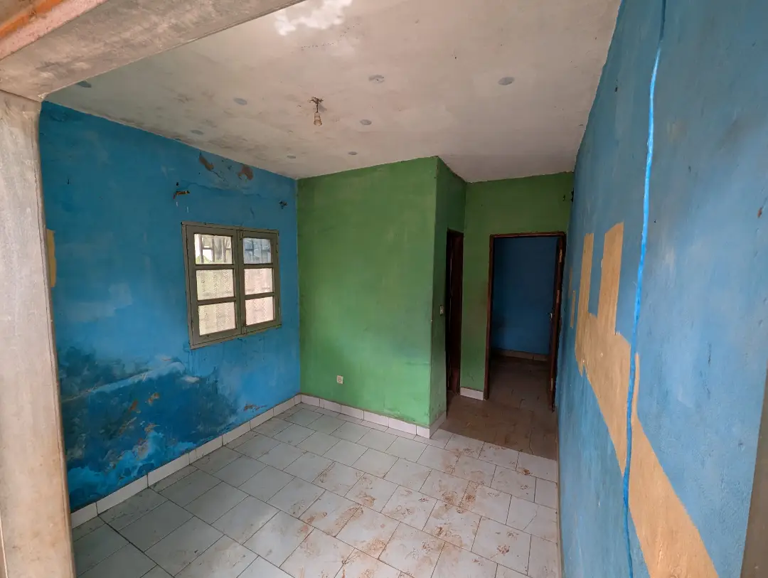 Studio moderne à louer à Bafoussam Entree De La Ville - Image 3