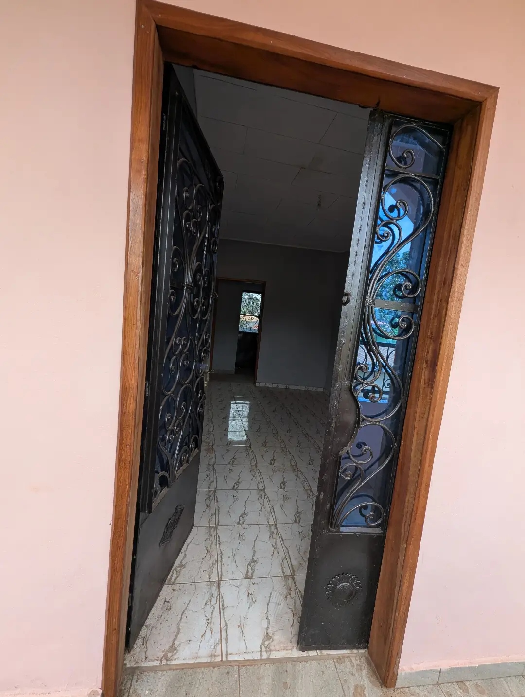Appartement moderne à louer à Bafoussam Entree De La Ville - Image 3