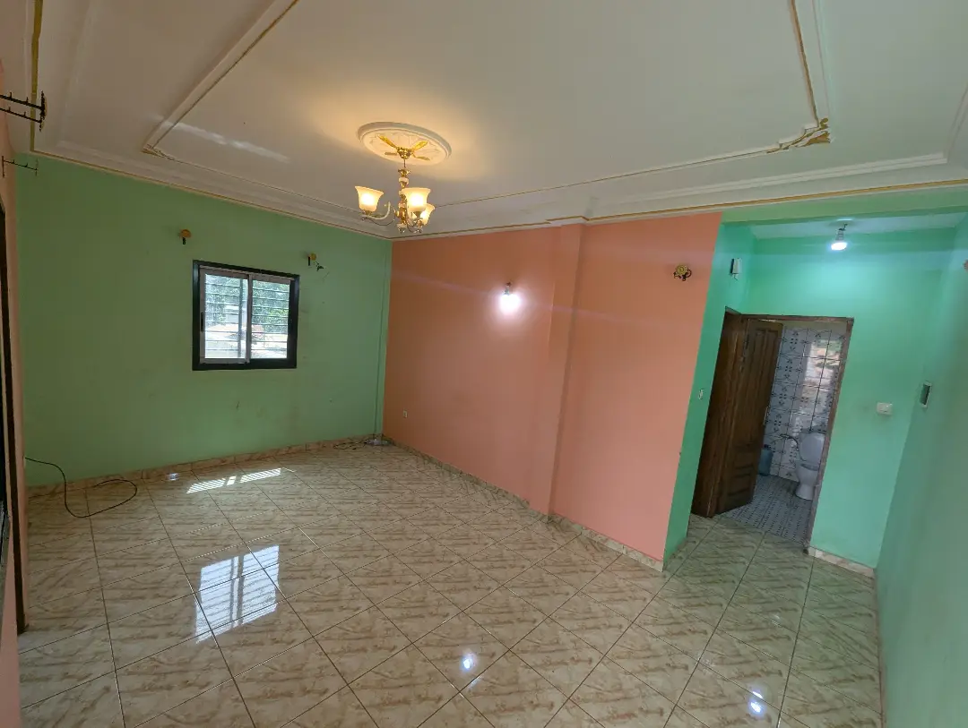 Studio moderne à louer à Bafoussam Kamkop - Image 3