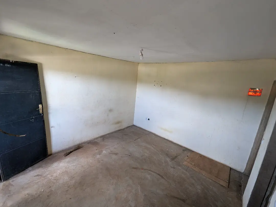 Studio moderne à louer à Bafoussam Petit Paris - Image 3