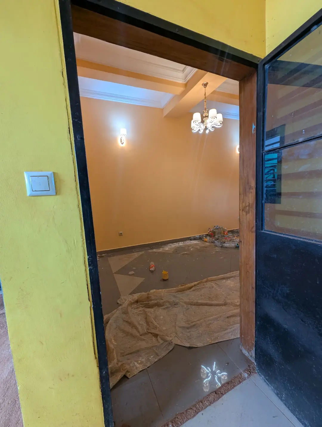Studio moderne à louer à Bafoussam Entree De La Ville - Image 3