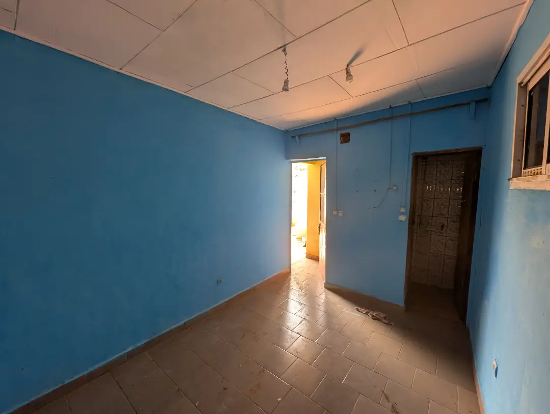 Chambre moderne à louer à Bafoussam Explosif - Image 4
