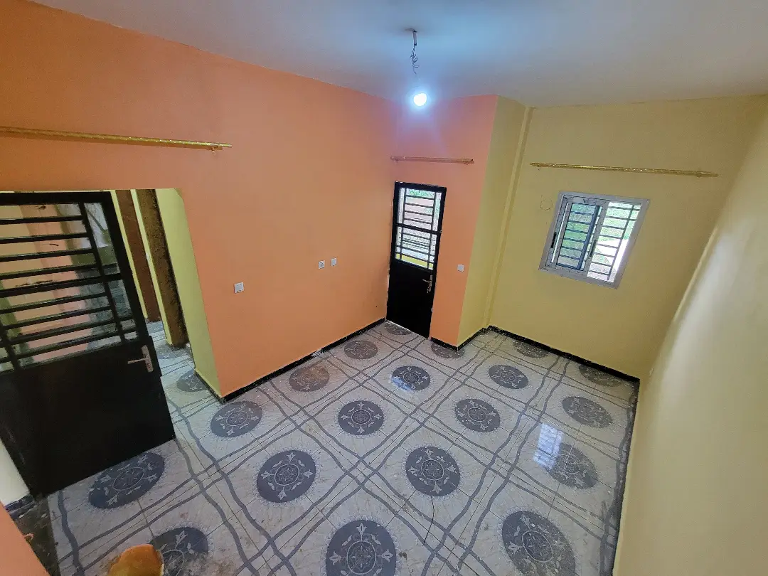 Studio moderne à louer à Bafoussam Nze - Image 4