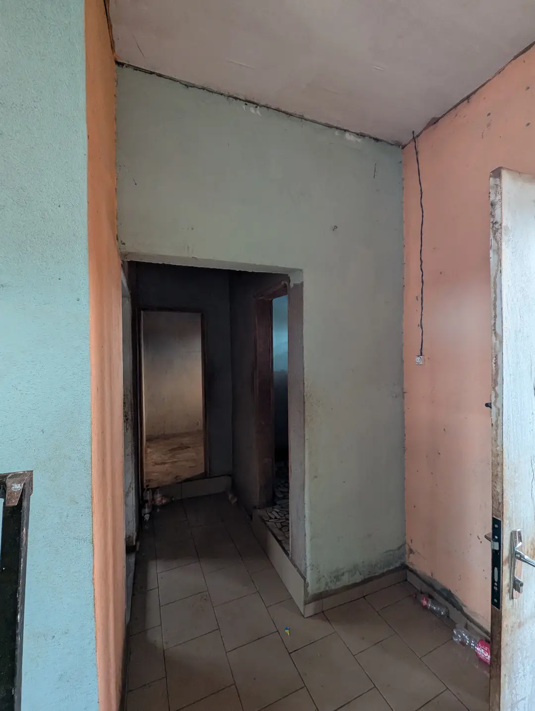 Studio moderne à louer à Bafoussam 1ere Carrefour Eveche - Image 4