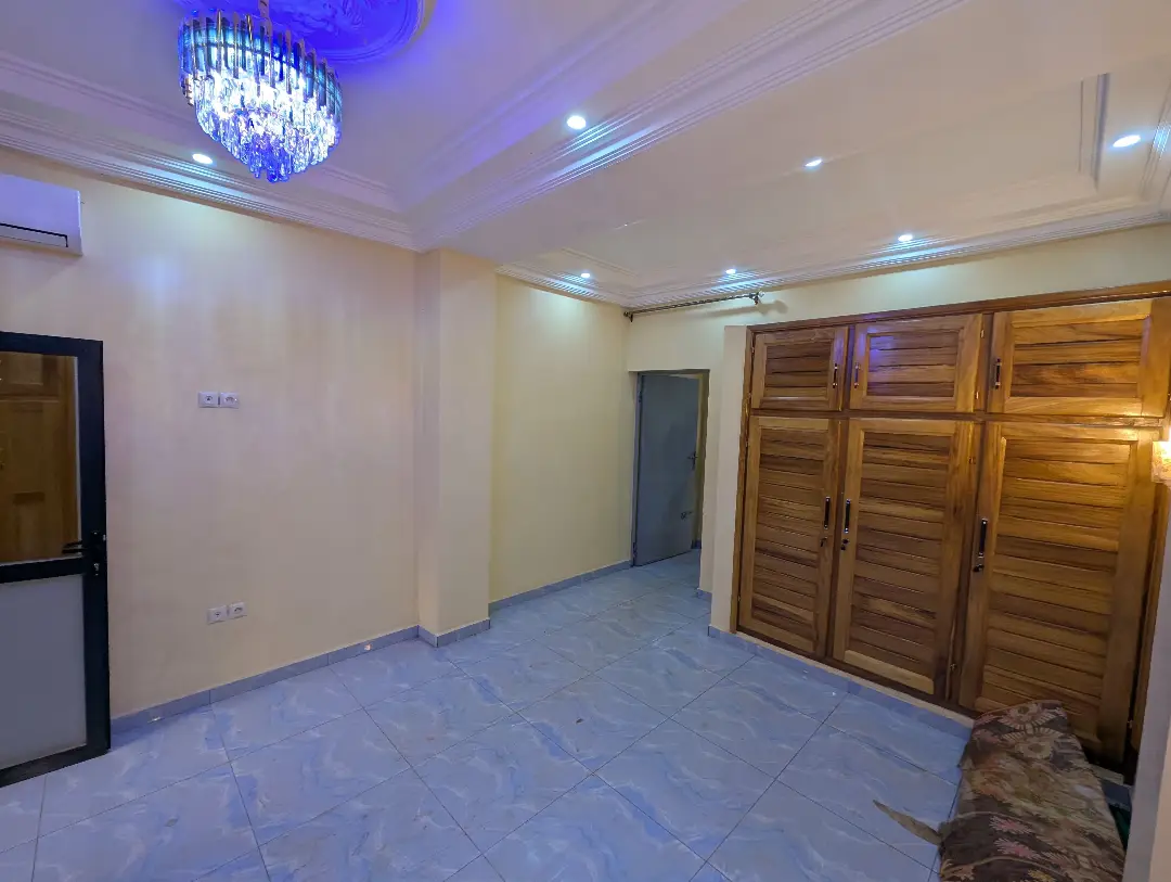 Chambre moderne à louer à Bafoussam 2eme Carrefour Eveche - Image 4