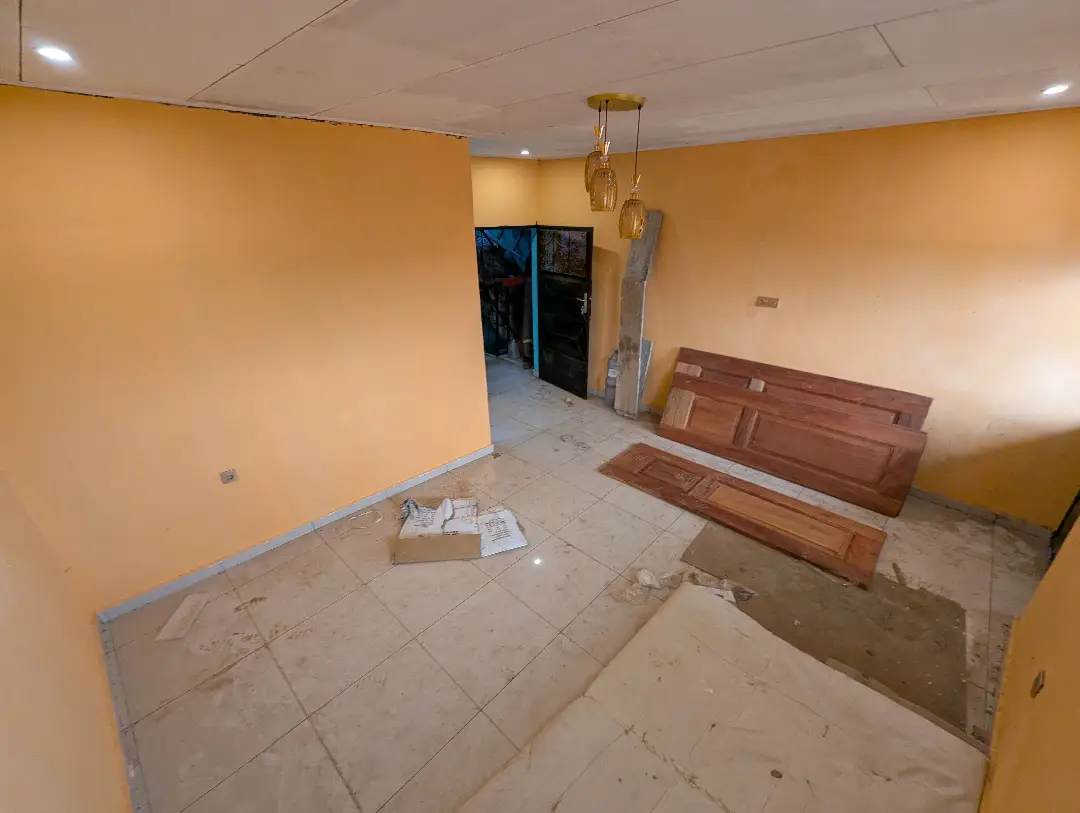 Studio moderne à louer à Bafoussam Derriere L'hopital Regional - Image 4
