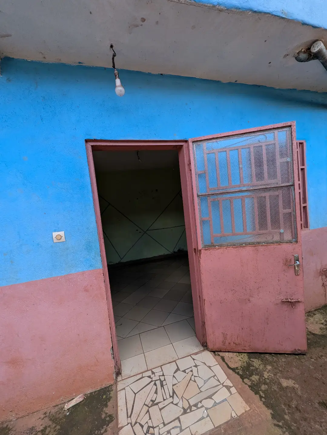 Studio moderne à louer à Bafoussam Pont Voltaire - Image 4