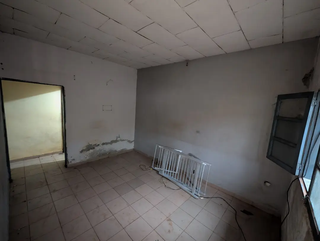 Maison moderne à louer à Bafoussam Maeture - Image 4
