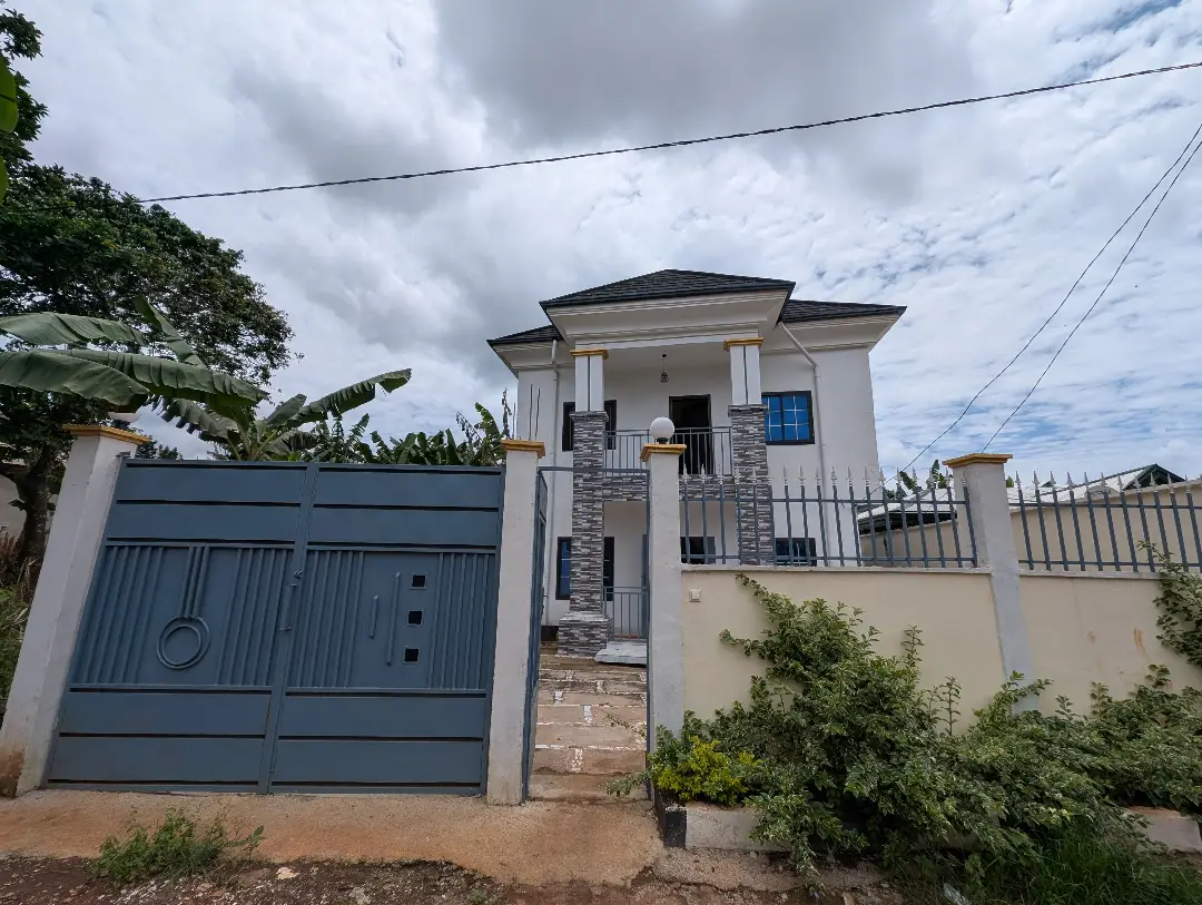 Villa moderne à vendre à Bafoussam Memboutchi - Image 4