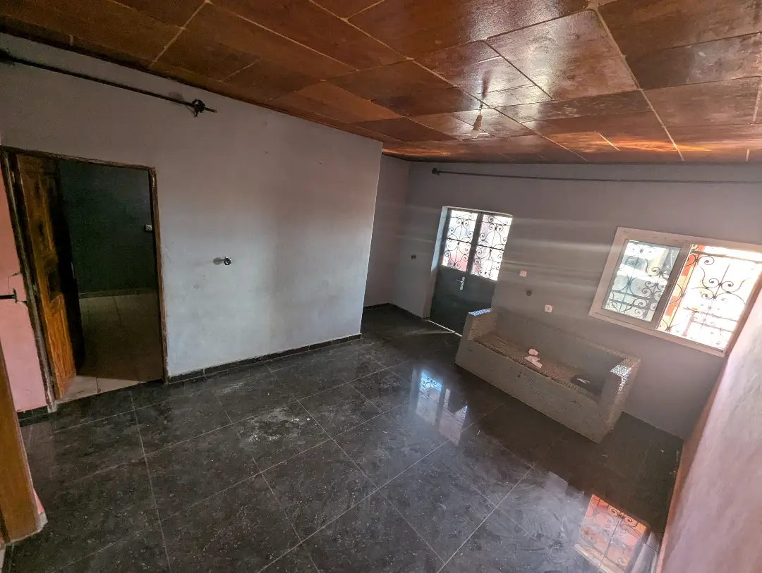 Appartement moderne à louer à Bafoussam Marche Casa - Image 4