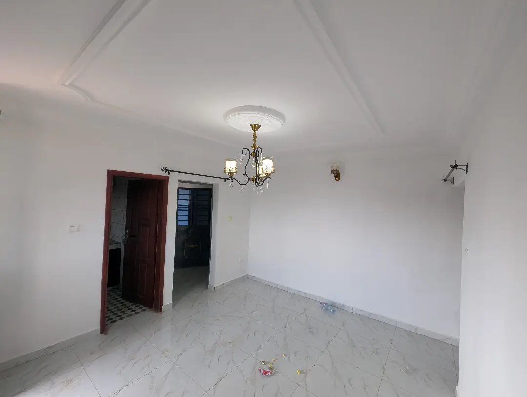 Studio moderne à louer à Bafoussam Mairie Rural - Image 4