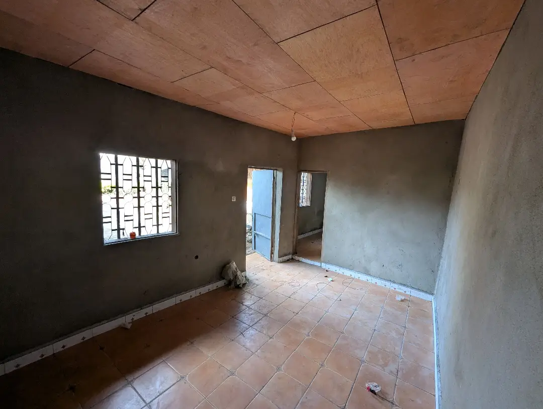 Studio  à louer à Bafoussam Cpo - Image 4