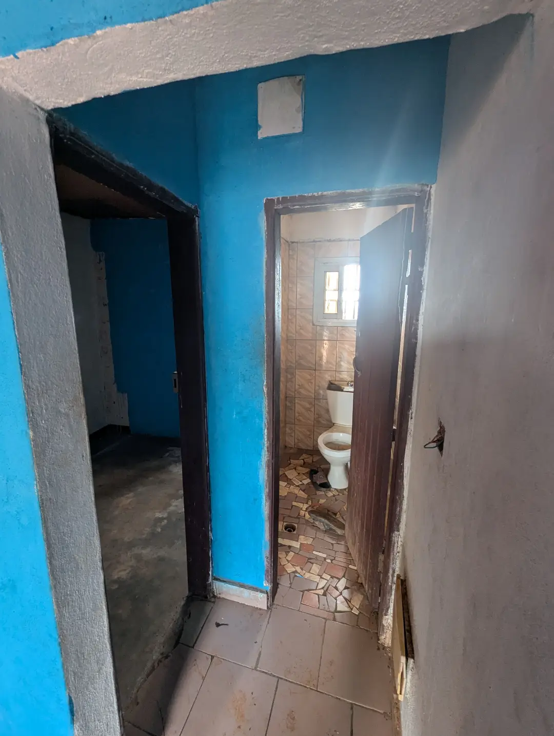 Studio moderne à louer à Bafoussam Derriere L'hopital Regional - Image 4