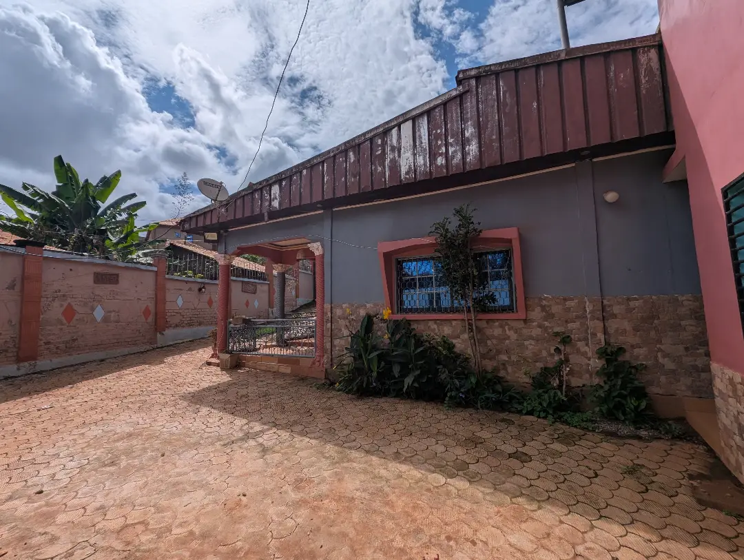 Appartement moderne à louer à Bafoussam Explosif - Image 4