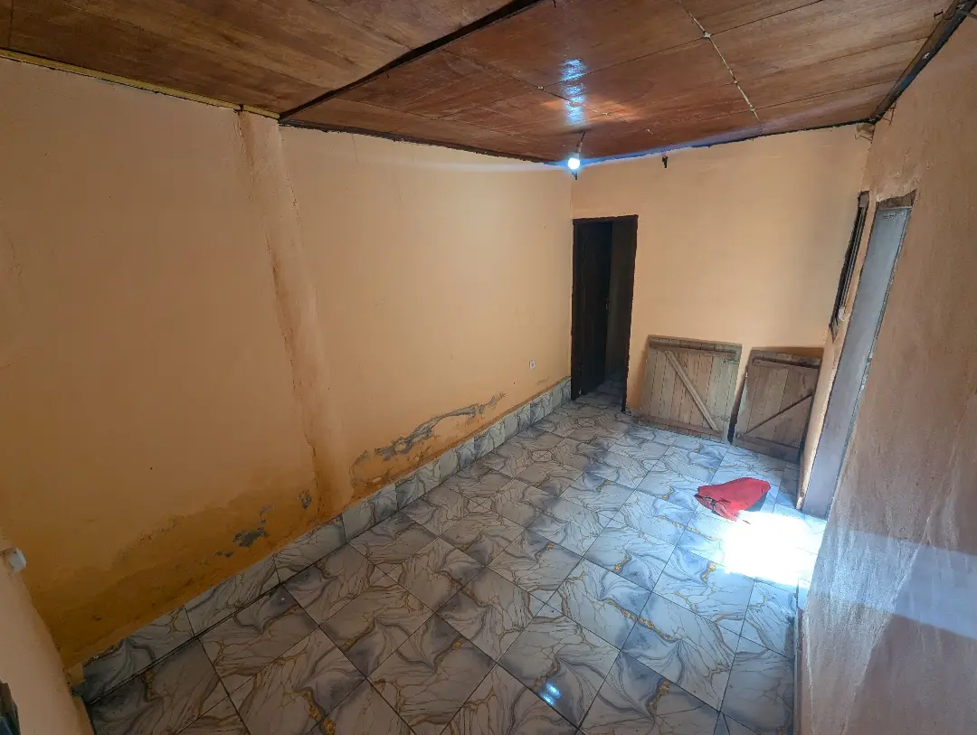 Studio moderne à louer à Bafoussam Nouveau Quariter Kamkop - Image 4
