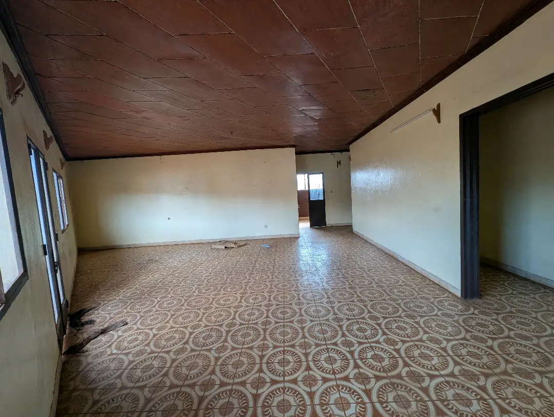Appartement moderne à louer à Bafoussam Total D'en Bas - Image 4