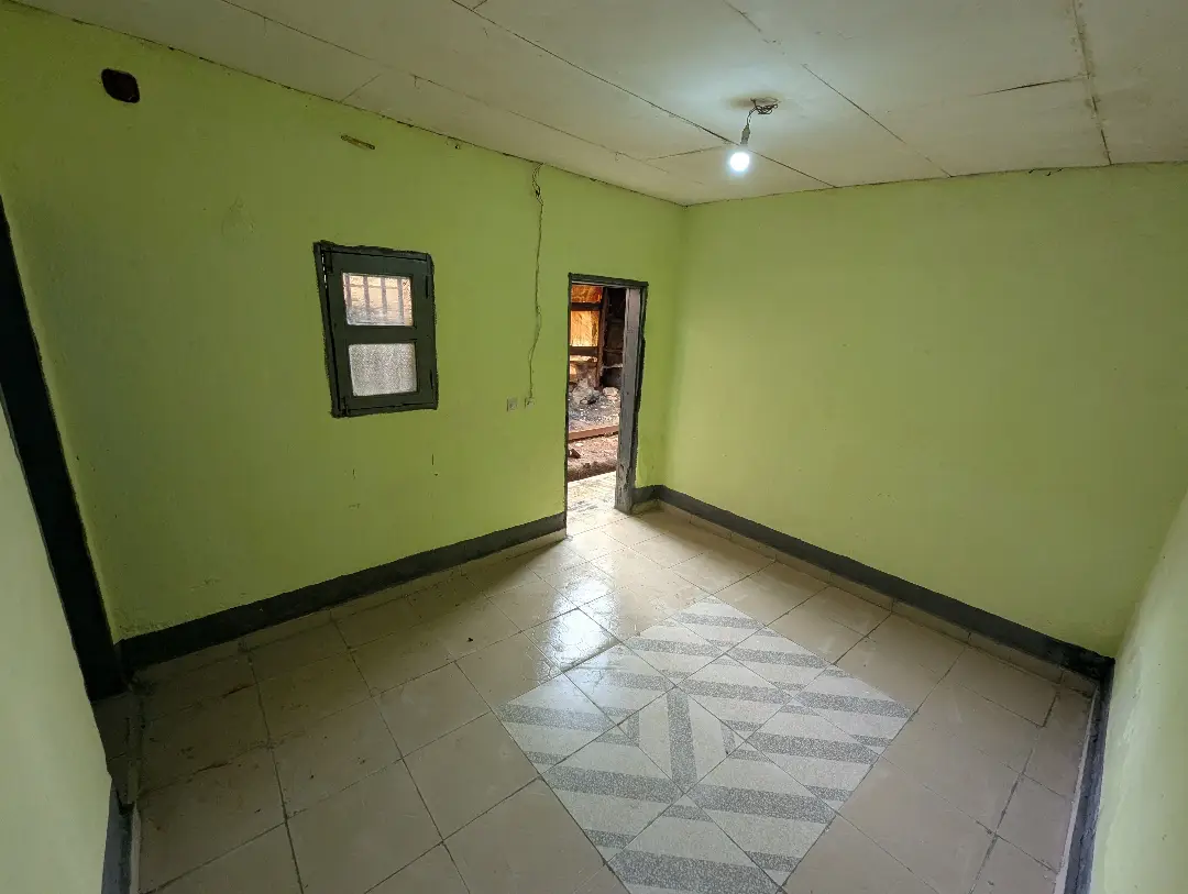 Studio moderne à louer à Bafoussam Explosif - Image 4