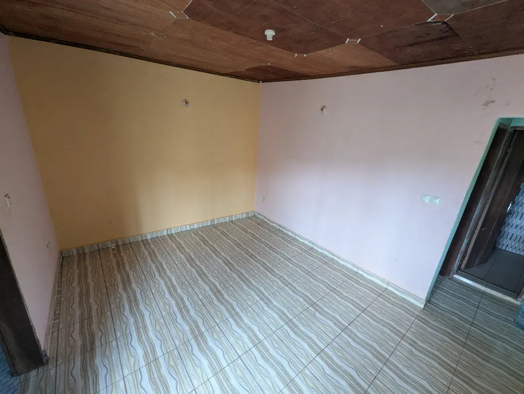 Studio moderne à louer à Bafoussam Toket (lycee) - Image 4