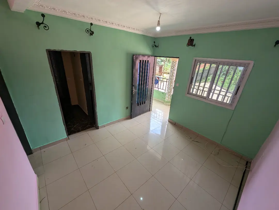 Appartement moderne à louer à Bafoussam Marie Rural (lepreserie) - Image 4