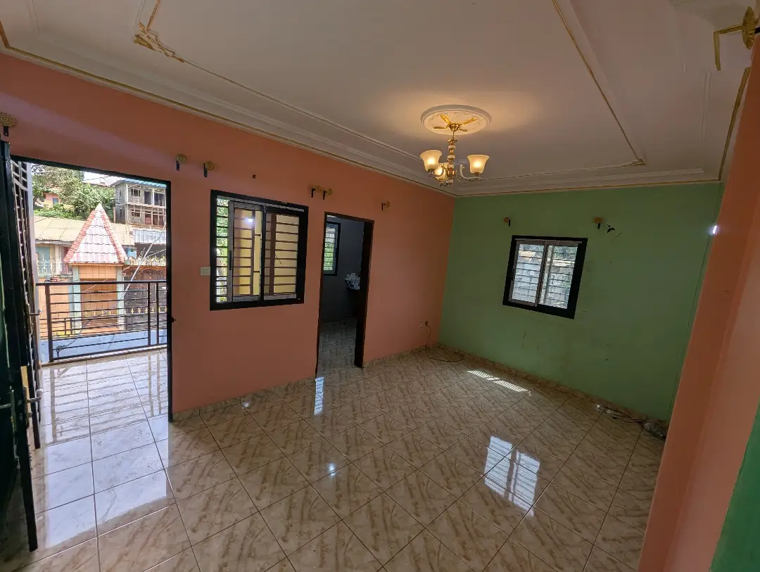 Studio moderne à louer à Bafoussam Kamkop - Image 4