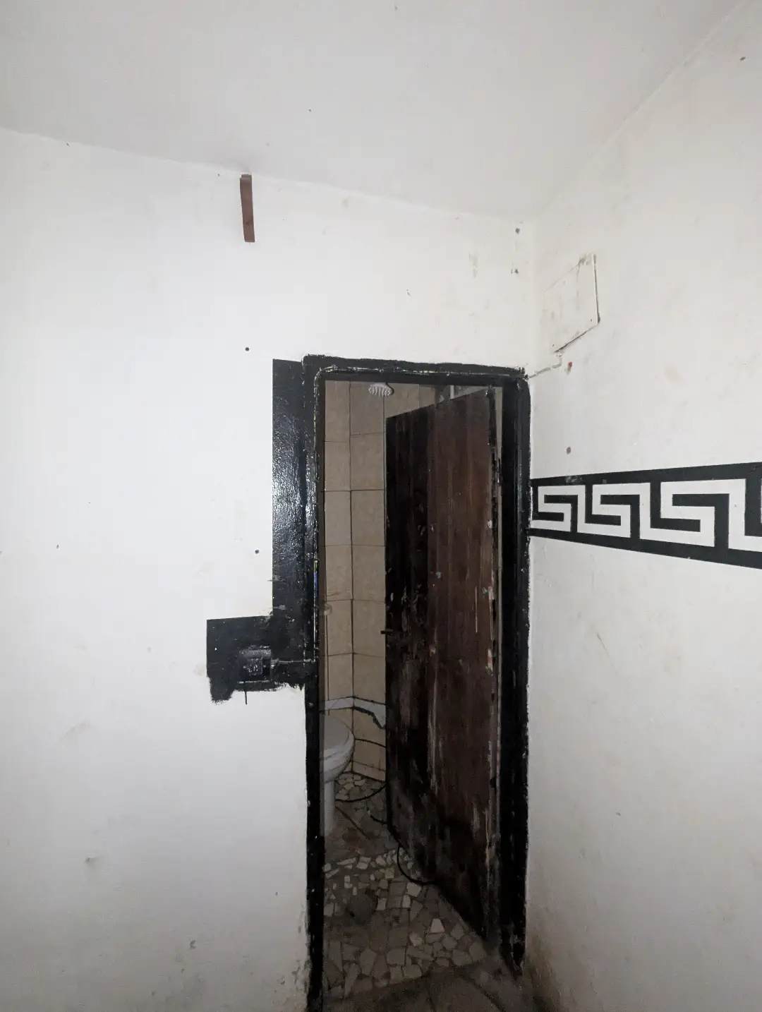 Chambre moderne à louer à Bafoussam Palace - Image 4