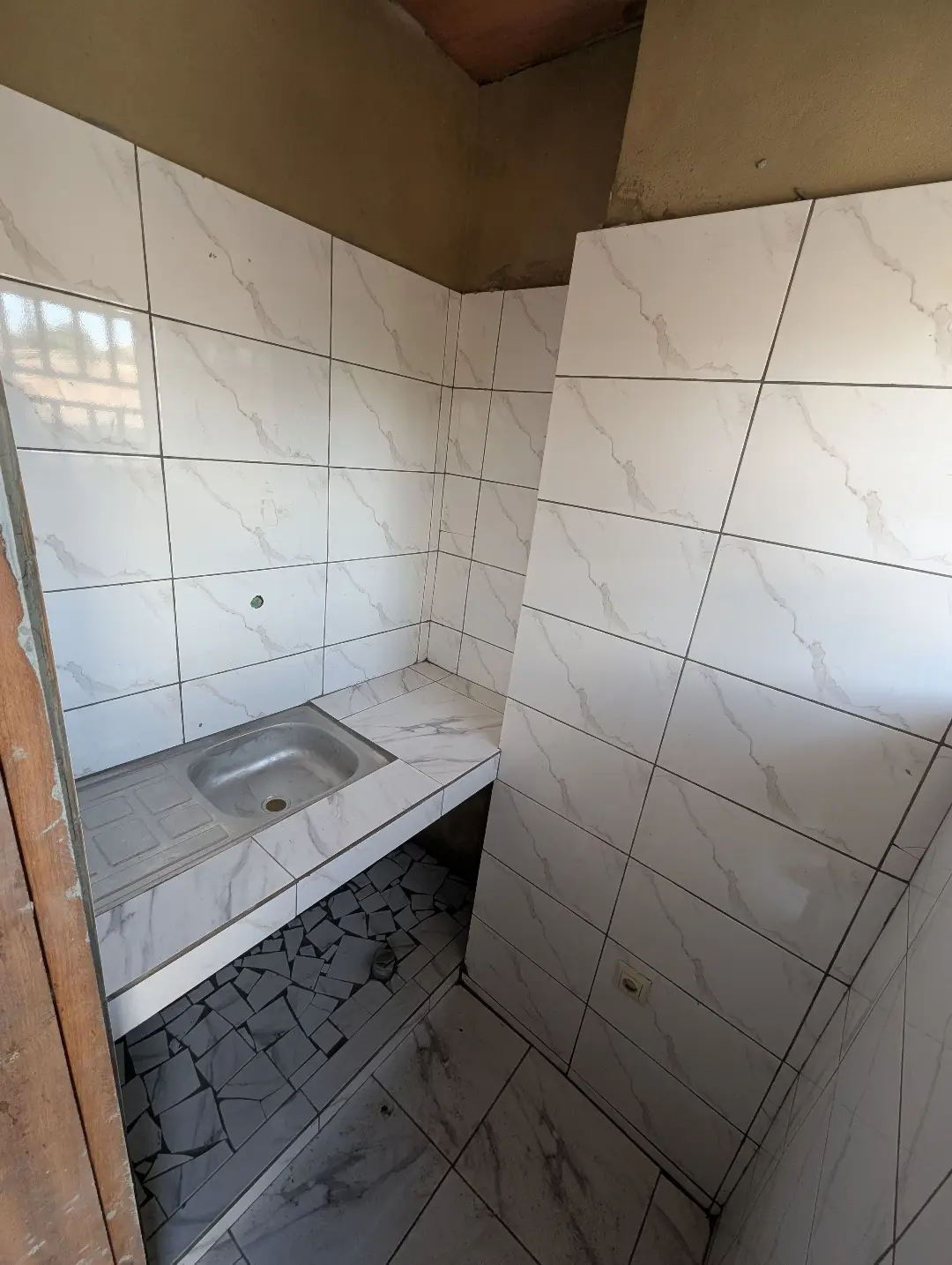 Chambre moderne à louer à Bafoussam Petit Paris - Image 4