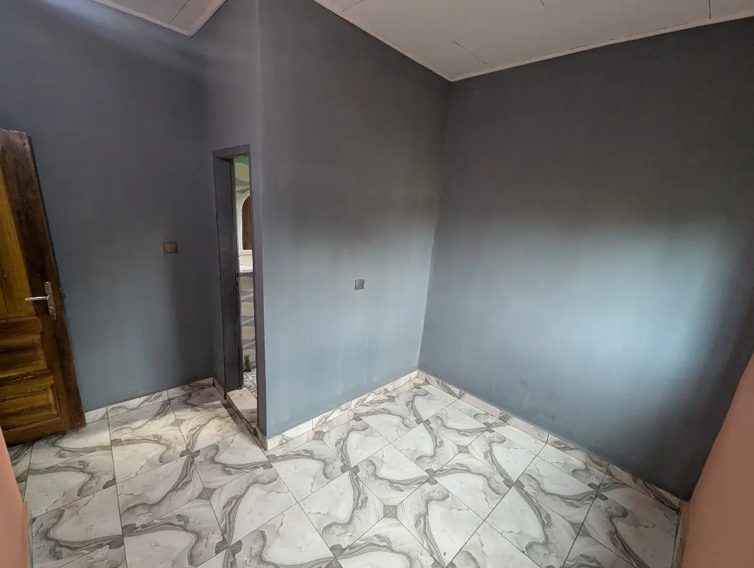 Chambre moderne à louer à Bafoussam Terminus - Image 4