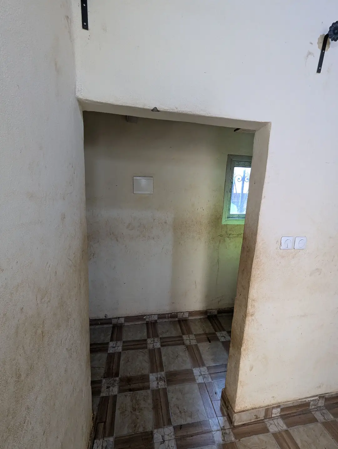 Studio moderne à louer à Bafoussam Terminus - Image 4