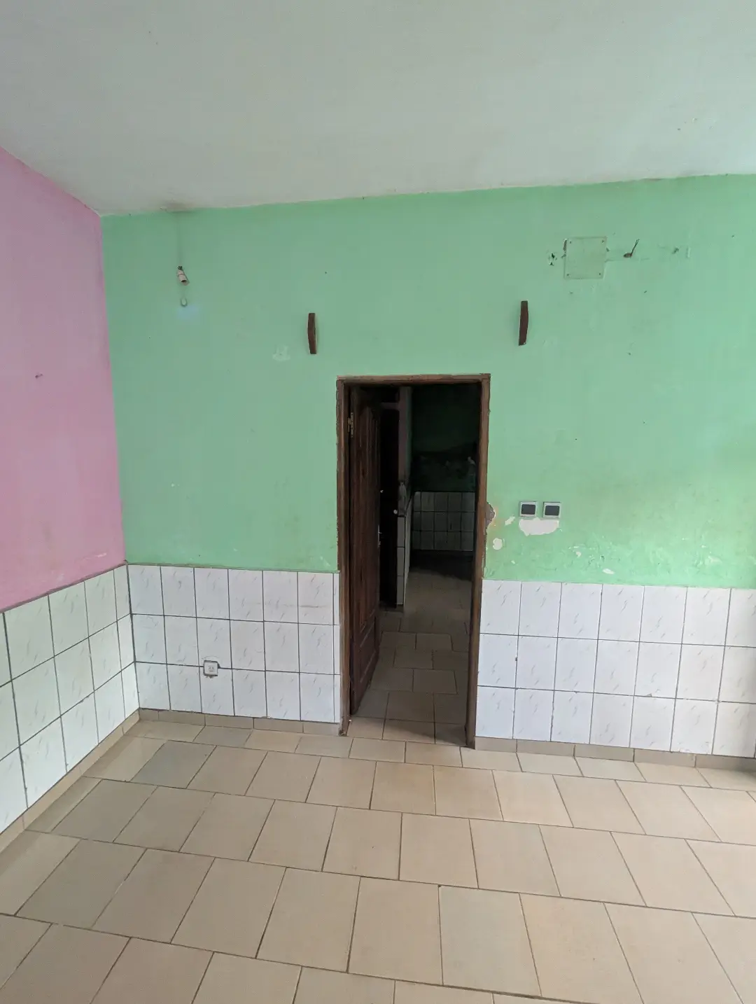 Studio moderne à louer à Bafoussam Kamkop - Image 5
