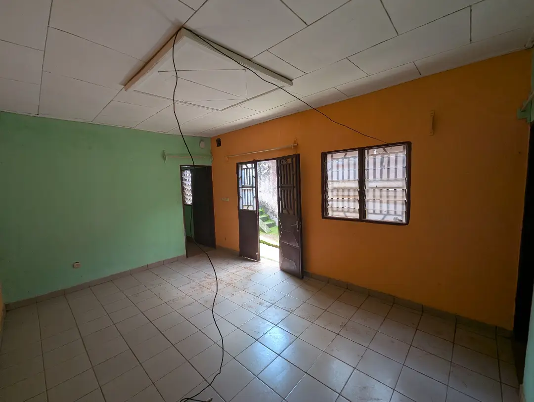 Appartement moderne à louer à Bafoussam Toket - Image 5