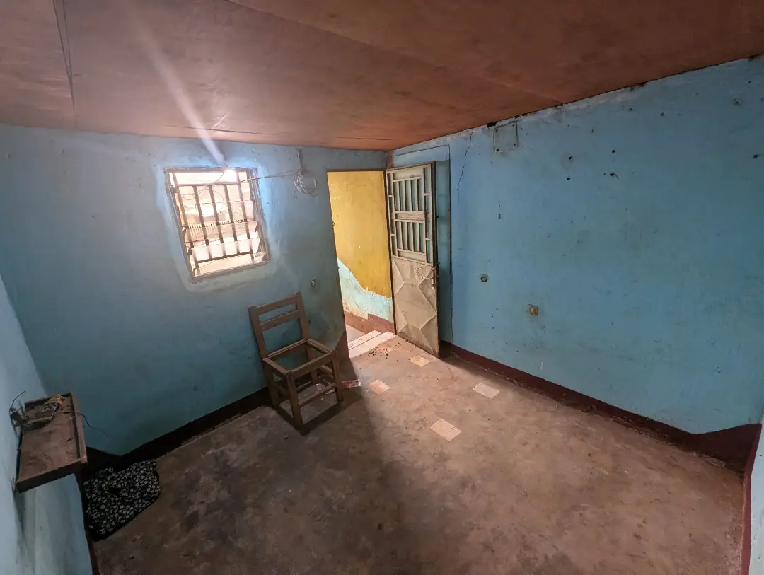 Chambre moderne à louer à Bafoussam Explosif - Image 5