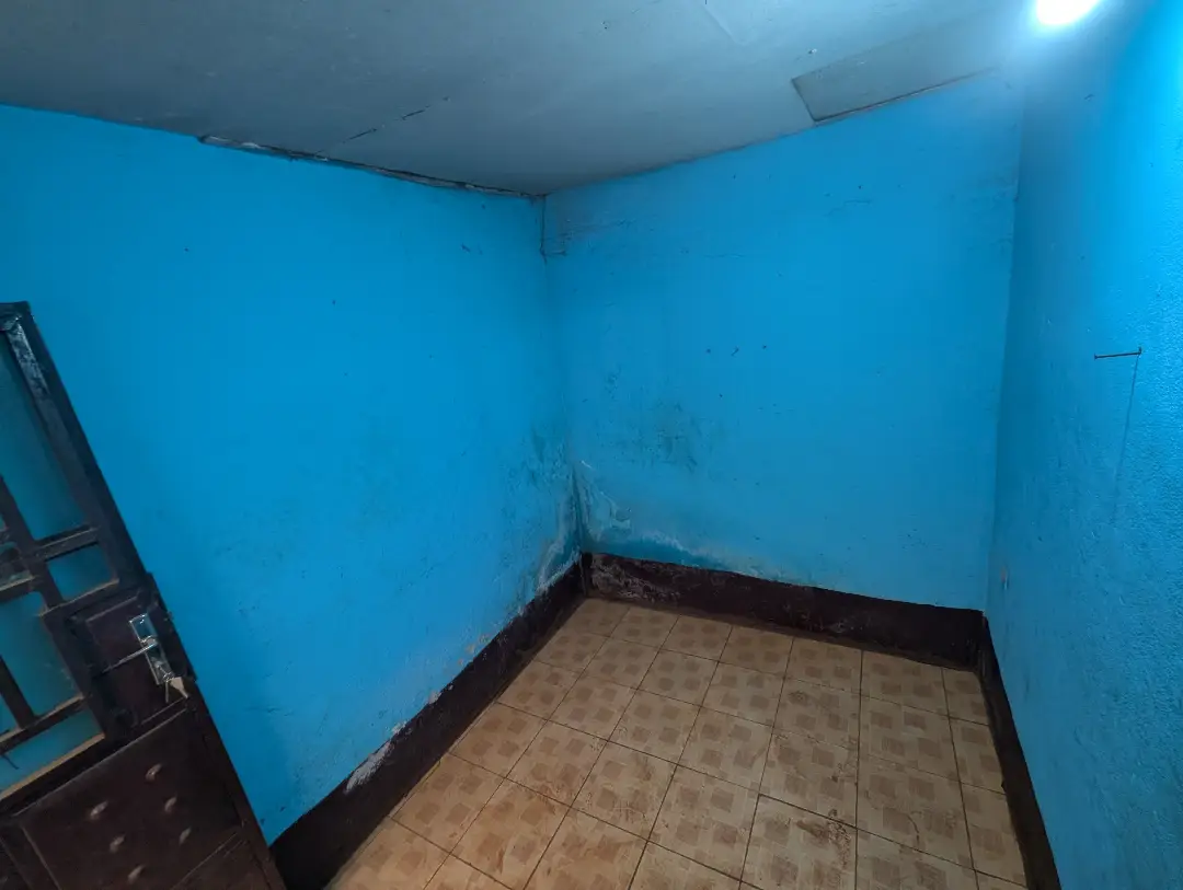 Studio moderne à louer à Bafoussam Explosif - Image 5