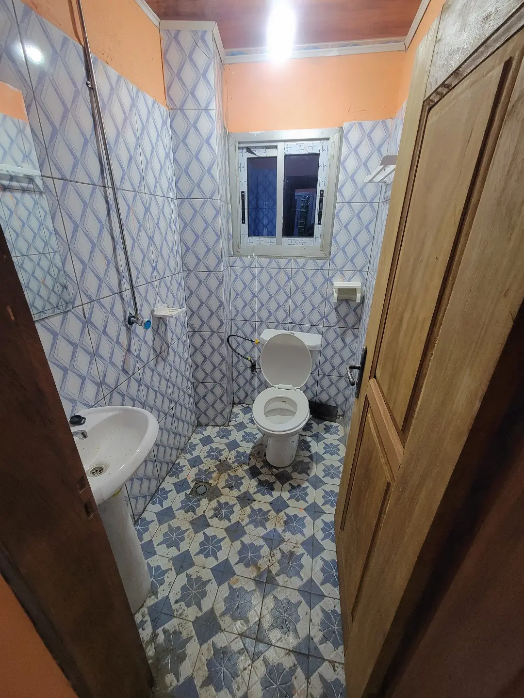Studio moderne à louer à Bafoussam Nze - Image 5