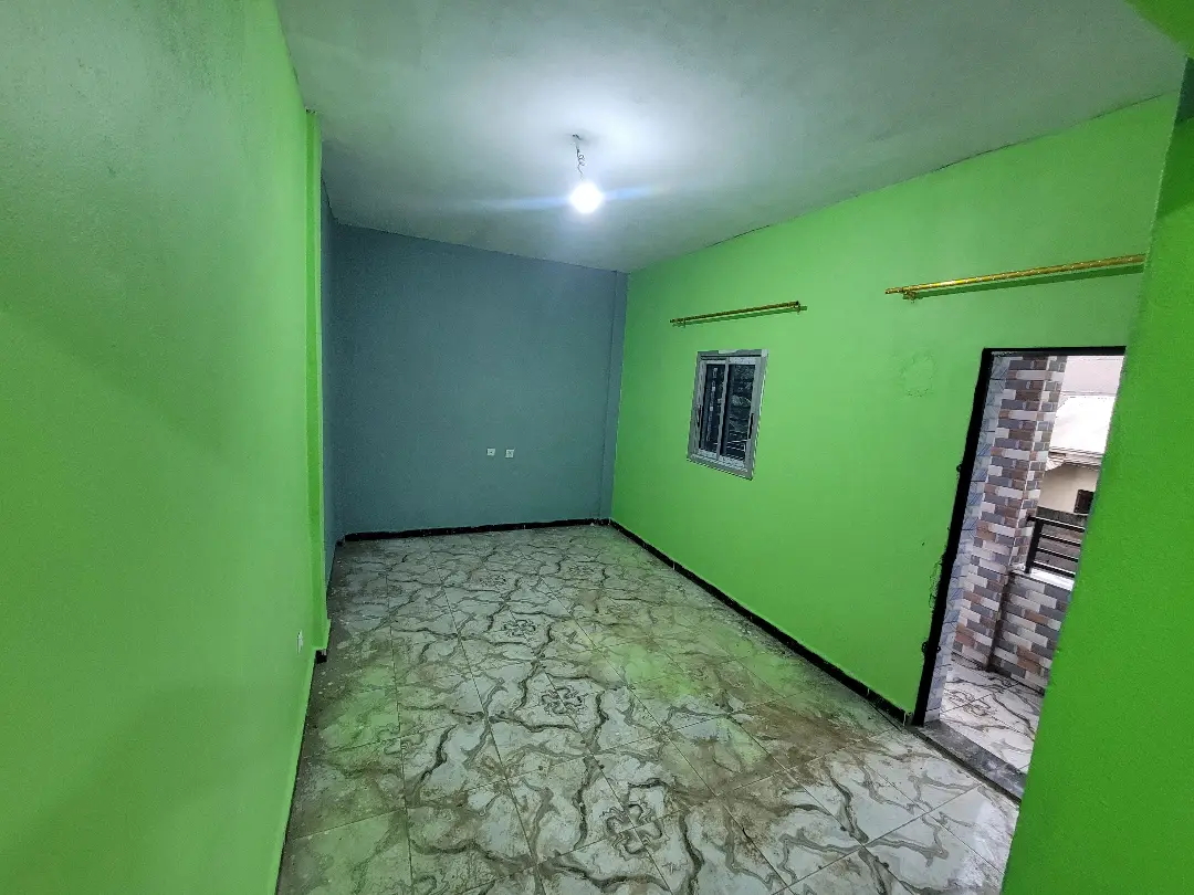 Studio moderne à louer à Bafoussam Ndze - Image 5