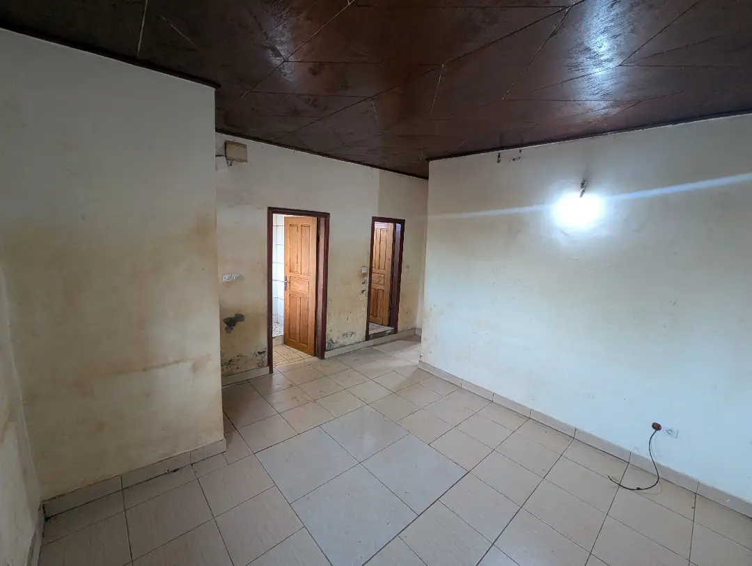 Appartement moderne à louer à Bafoussam Marche Bipmop - Image 5