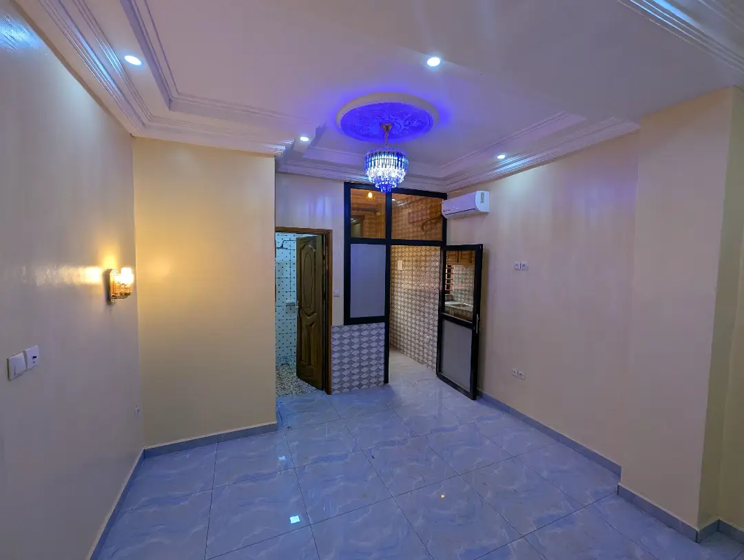 Chambre moderne à louer à Bafoussam 2eme Carrefour Eveche - Image 5