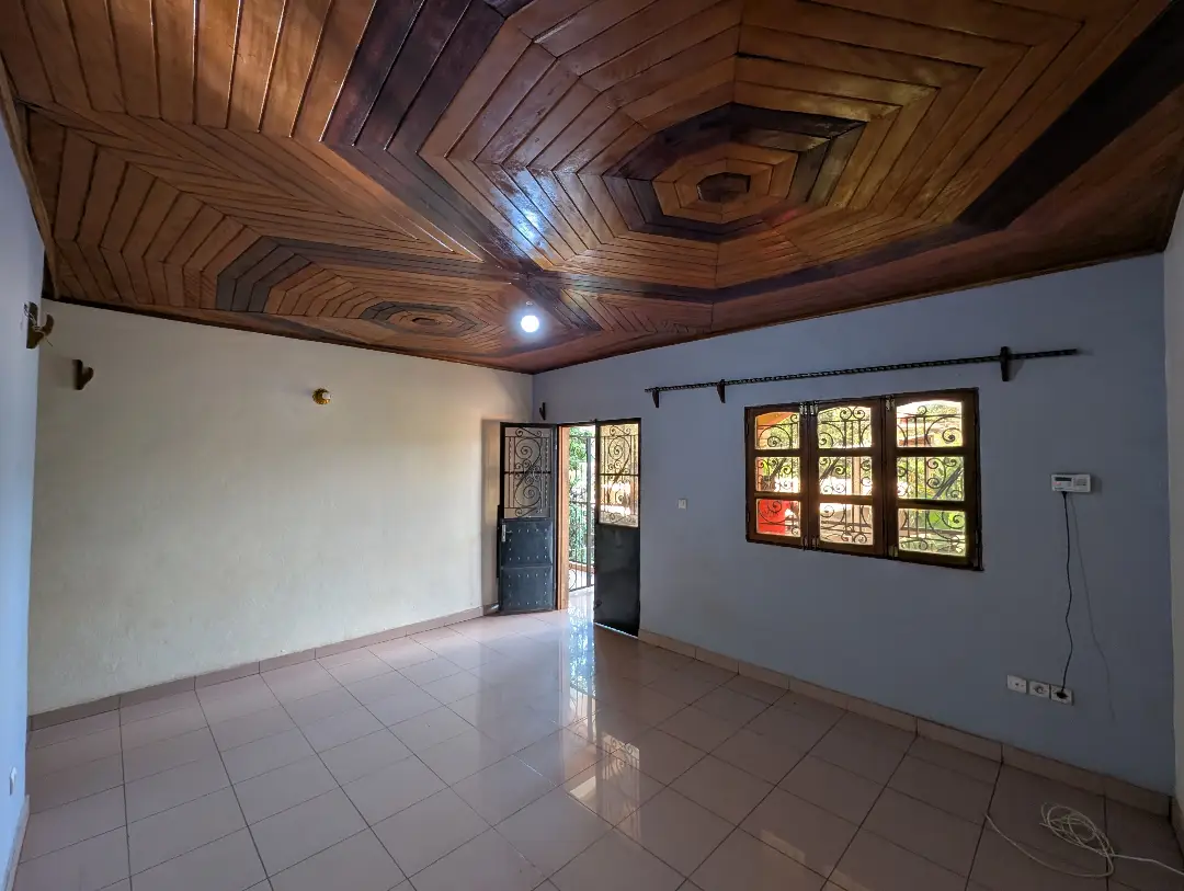 Appartement moderne à louer à Bafoussam Pont Voltaire - Image 5