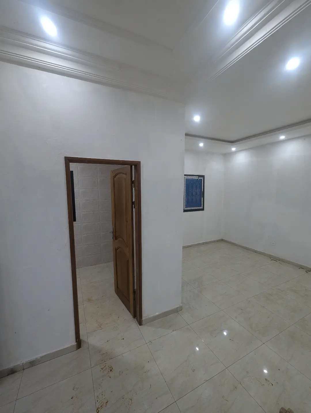 Appartement moderne à louer à Bafoussam A Proximite Du Carrefour Explosif - Image 5