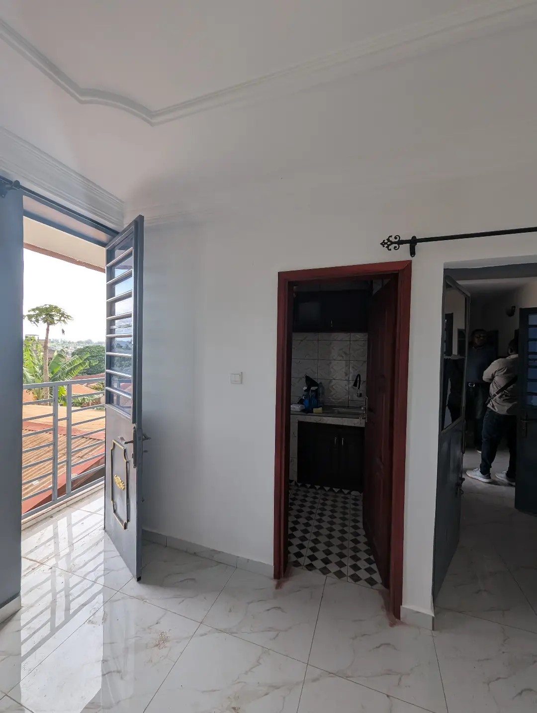 Studio moderne à louer à Bafoussam Mairie Rural - Image 5
